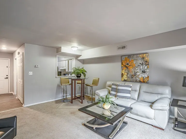 Park Fairfax Apartments — Photo 34