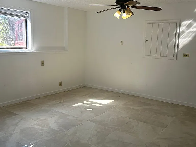 2774 Jessica Cir — Photo 18