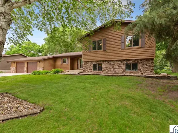1139 10th St N, Saint James, MN 56081