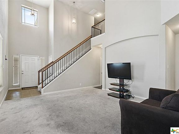 5th image of 301 Brazoria Trl