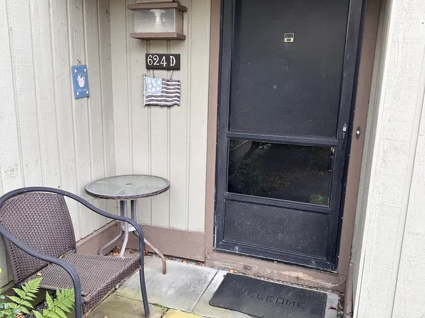 624 Heritage Vlg #D, Southbury, CT 06488