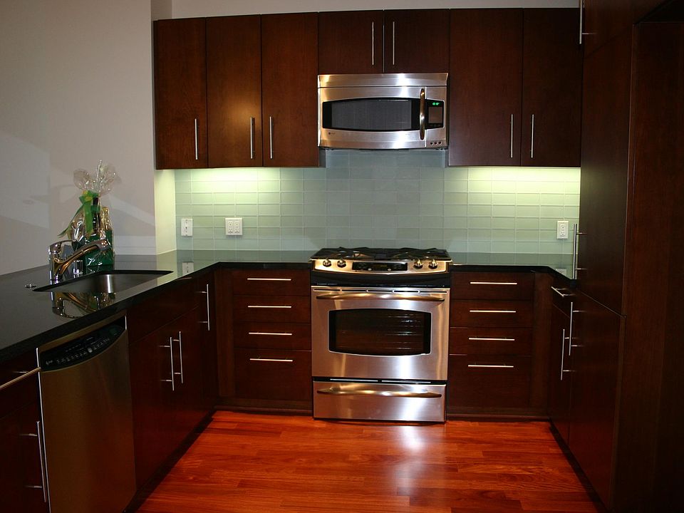 1st image of 325 Berry St APT 508