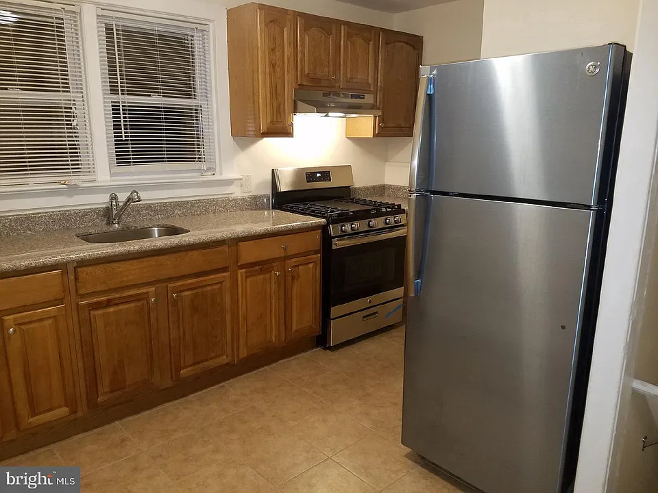 511 S Broadway #2