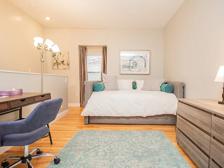 23 Jay St #B — Photo 35