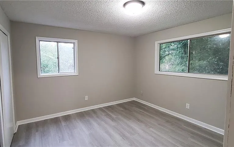 422 Emmett St — Photo 10