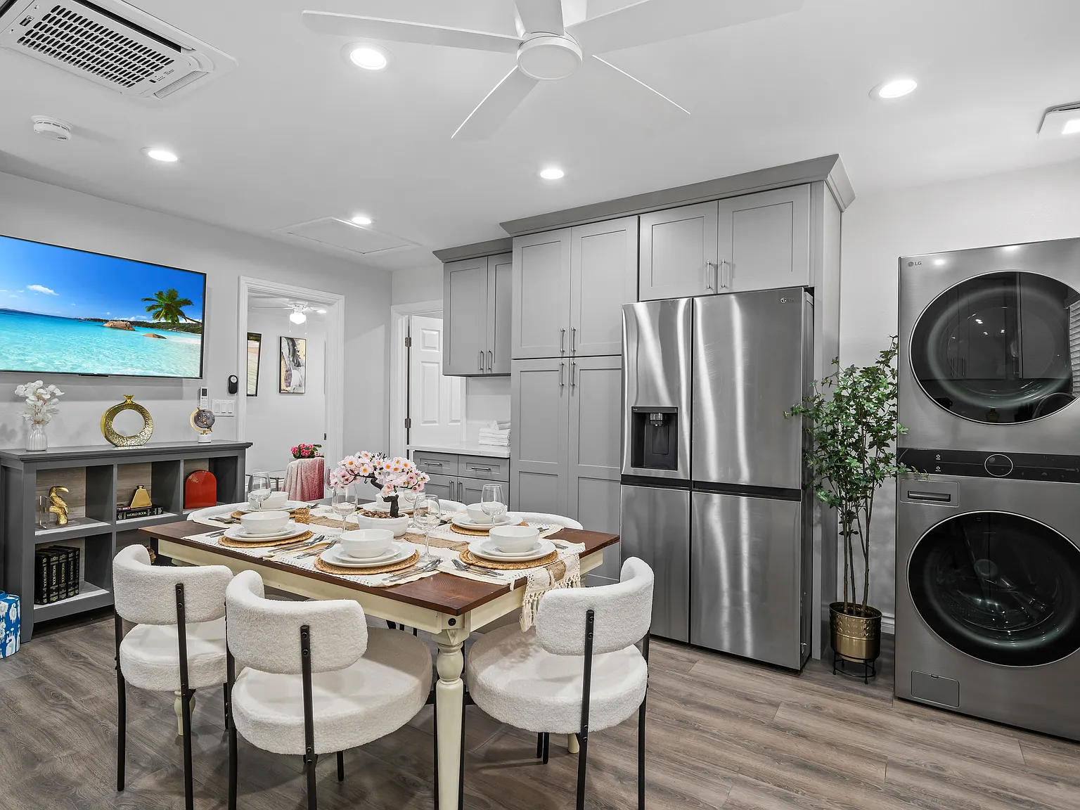3 bed, 1500 sqft, $8,900 — Photo 3