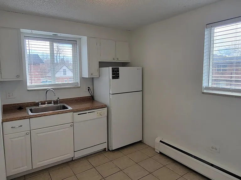 140 S Ogden St — Photo 51