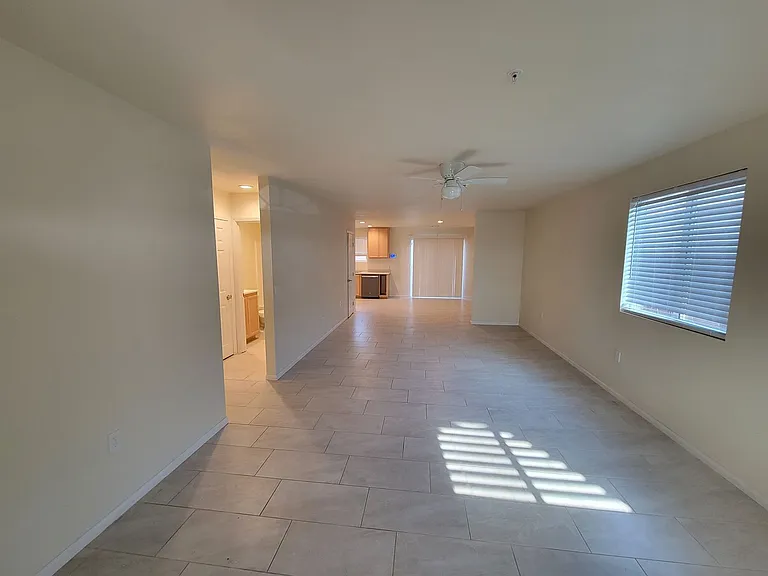 2728 Brighton St — Photo 17