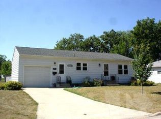 909 1st Ave NW, Pocahontas, IA 50574