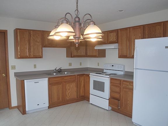 2nd image of 4922 Yellowstone Dr