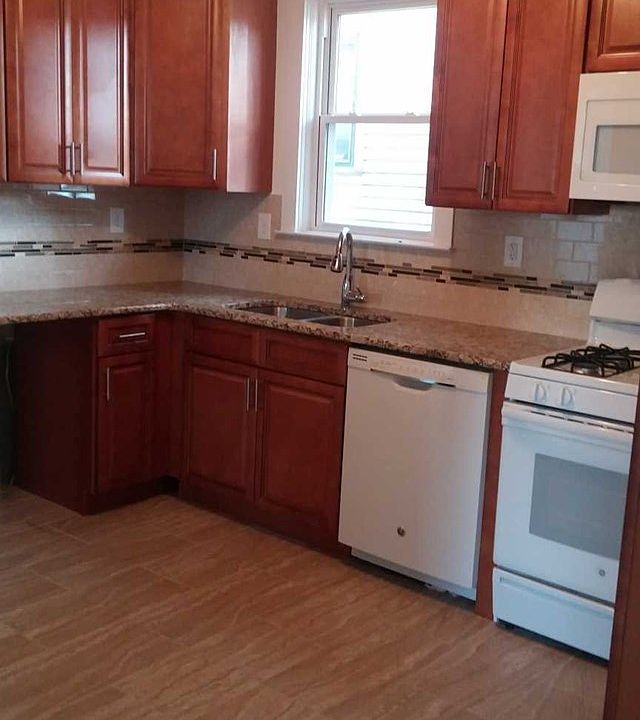 2nd image of 114 Plauderville Ave APT 2