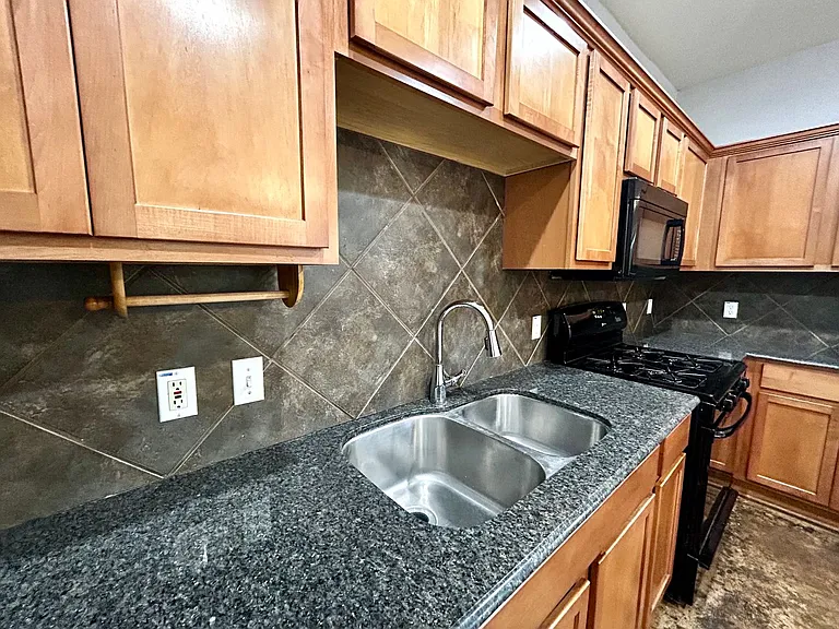 408 Nelray Blvd #B — Photo 6