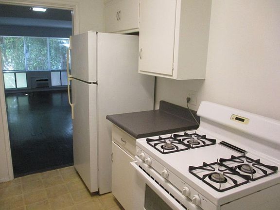 5th image of 677 S Marengo Ave #5