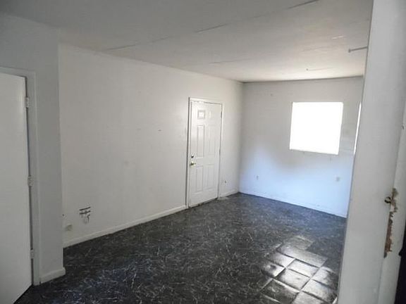 4th image of 631 Savannah Ave