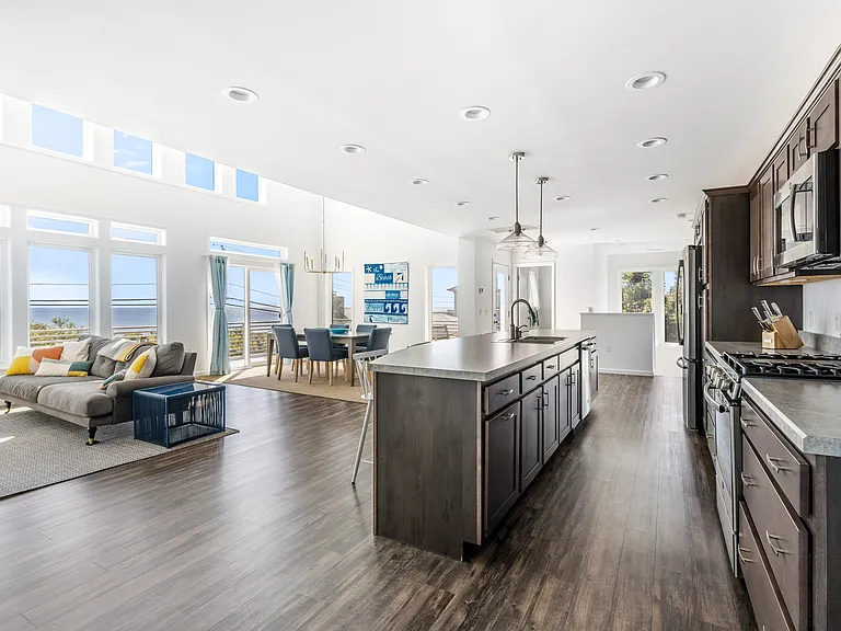 617 Old Montauk Hwy — Photo 4