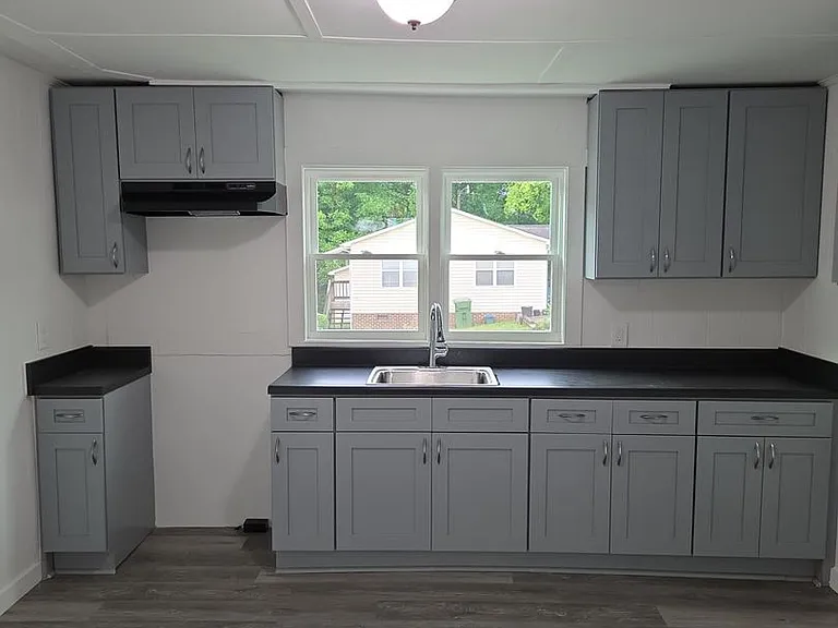 201 S Gregory St — Photo 3