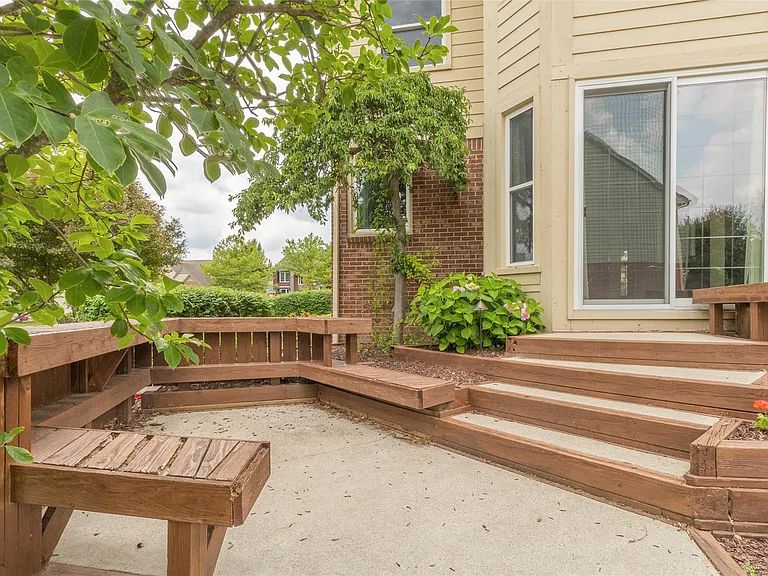 24084 Westmont Dr — Photo 44