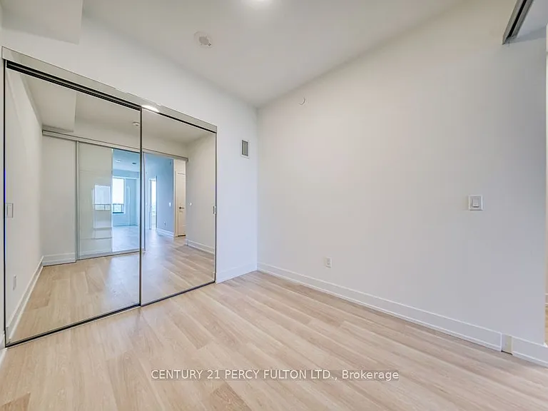 60 Central Park Dr #1802 — Photo 24