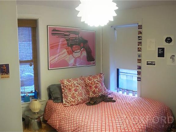 3rd image of 111 Macdougal St APT 4