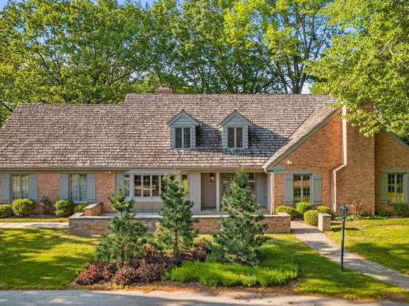 7123 North Barnett LANE, Fox Point, WI 53217
