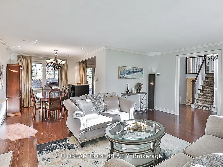 31 Shawfield Cres — Photo 9