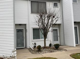 63 Rosebud Ln, Mount Clemens, MI
