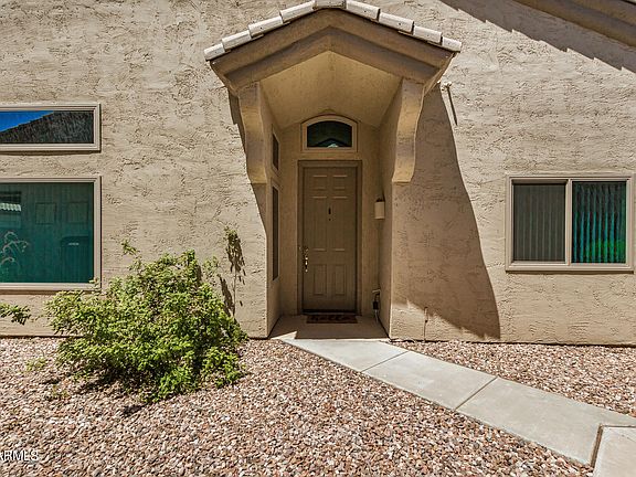 4th image of 1529 E EARL Drive
