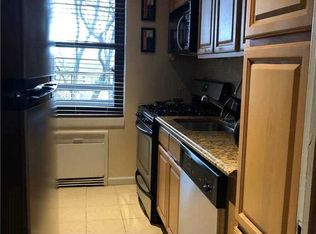75-35 210th St APT 6B, Oakland Gardens, NY 11364