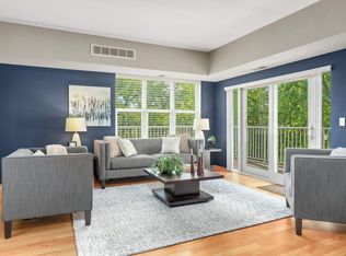 601 Levander Way APT 214, South Saint Paul, MN 55075