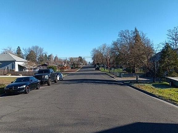 4th image of 312 Maple St