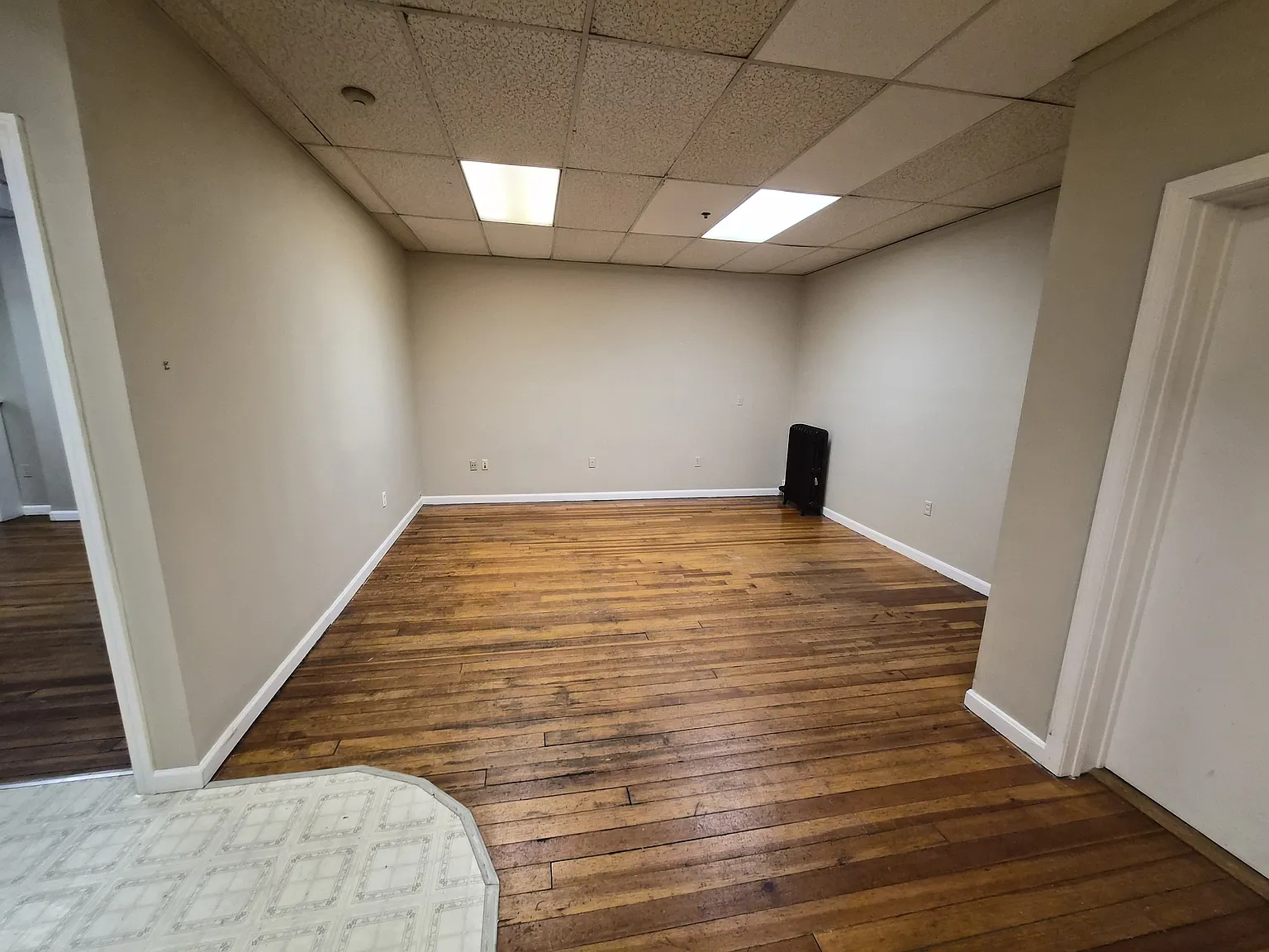 1 bed, 750 sqft, $1,300 — Photo 3