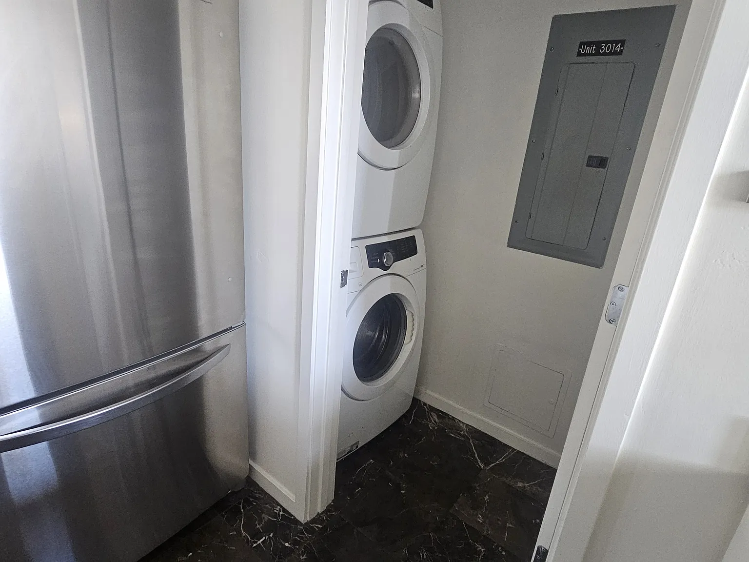 3 bed, 2.5 bath, 2257 sqft, $2,650 — Photo 4