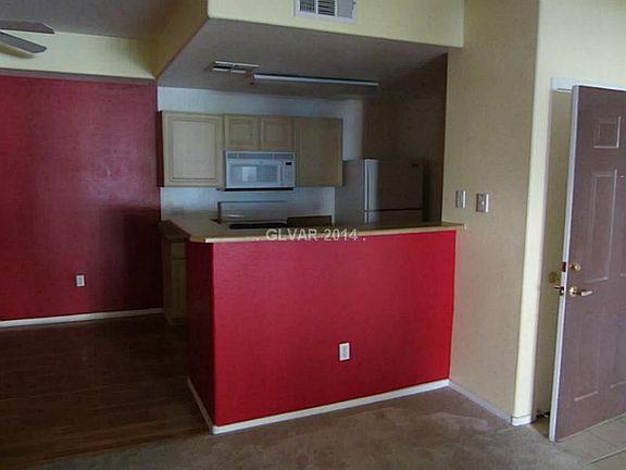 3rd image of 8250 N Grand Canyon Dr Unit 1059