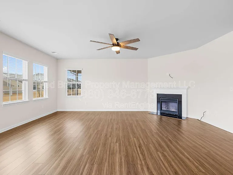 2207 Restina Dr — Photo 13