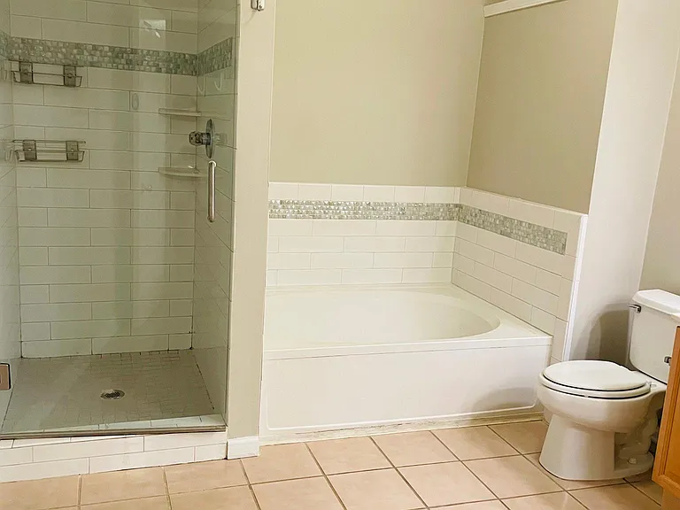 518 Sandringham Dr — Photo 33