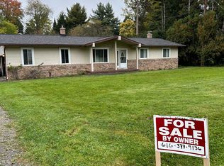 1467 Merry Rd, Waterford, MI 48328