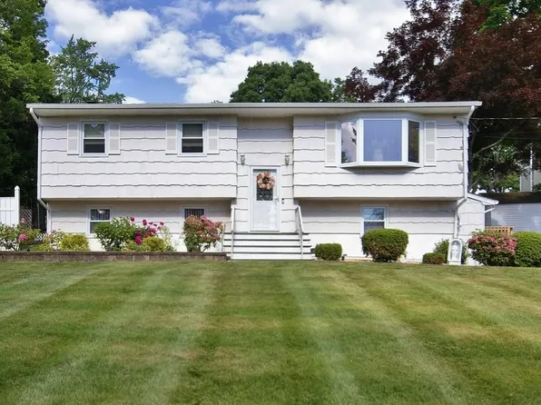 36 Parkway Drive, Yorktown Heights, NY 10598