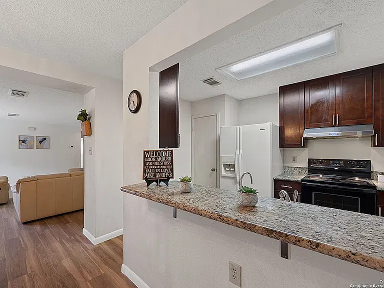 4 bed, 1332 sqft, $800 — Photo 4