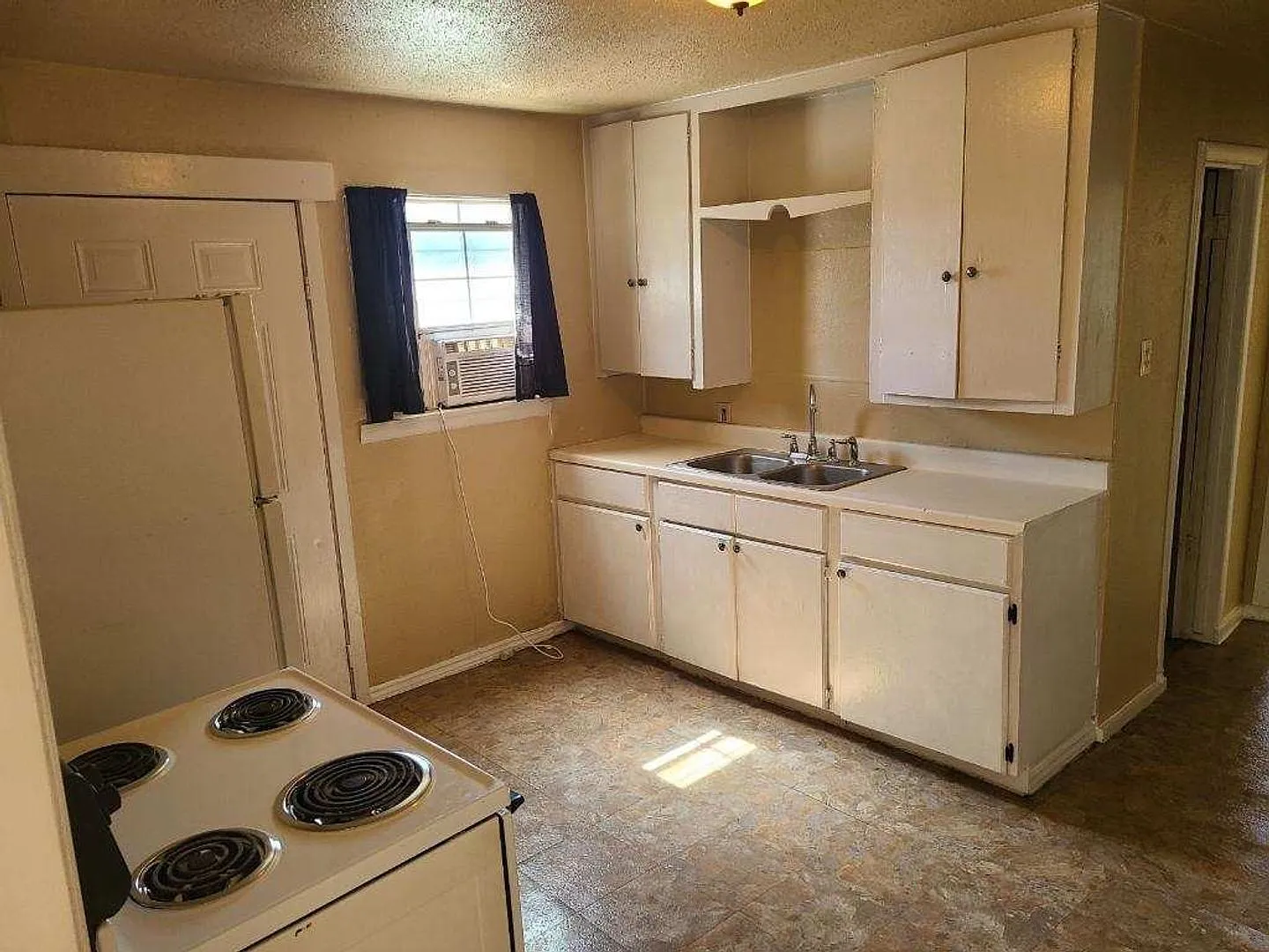 2808 - 10 Stuart Dr — Photo 2