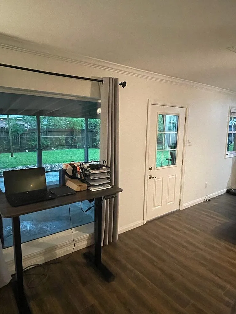 3 bed, 2.0 bath, 2052 sqft, $2,400 — Photo 4