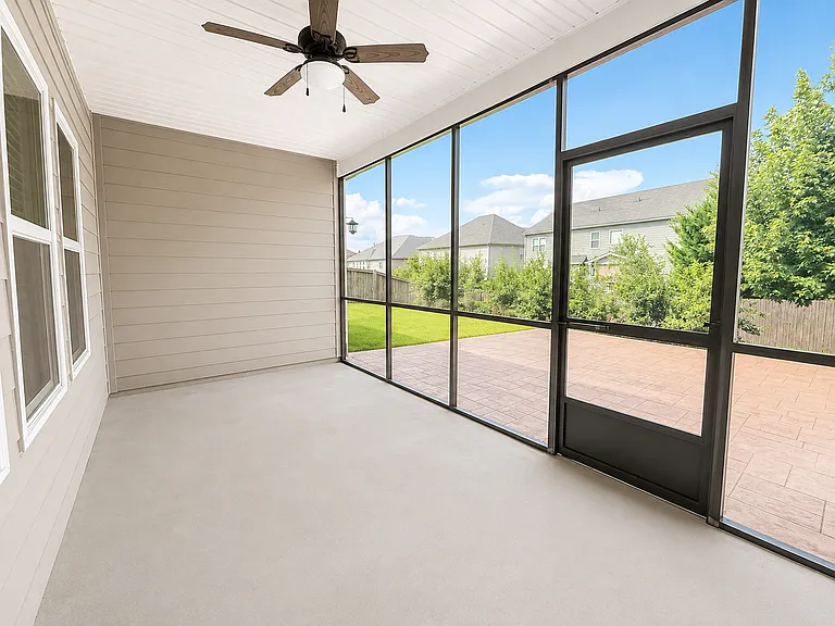 404 Cattail Hollow Way — Photo 32