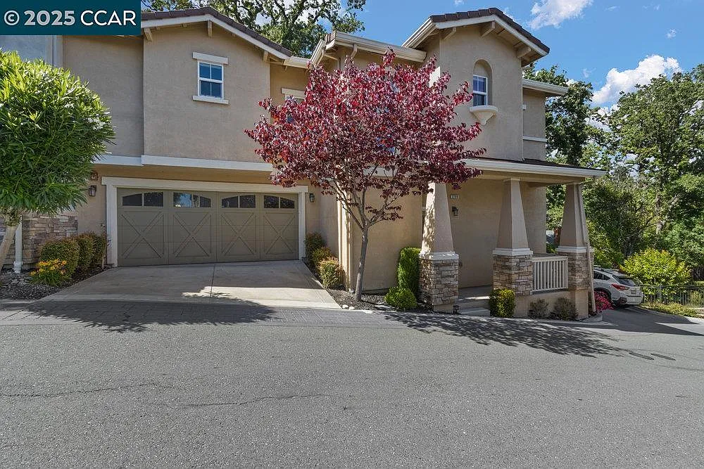 2299 Overlook Dr photo 1