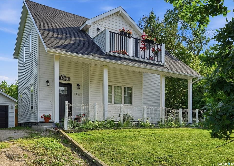 1st image of 223 Green AVENUE
