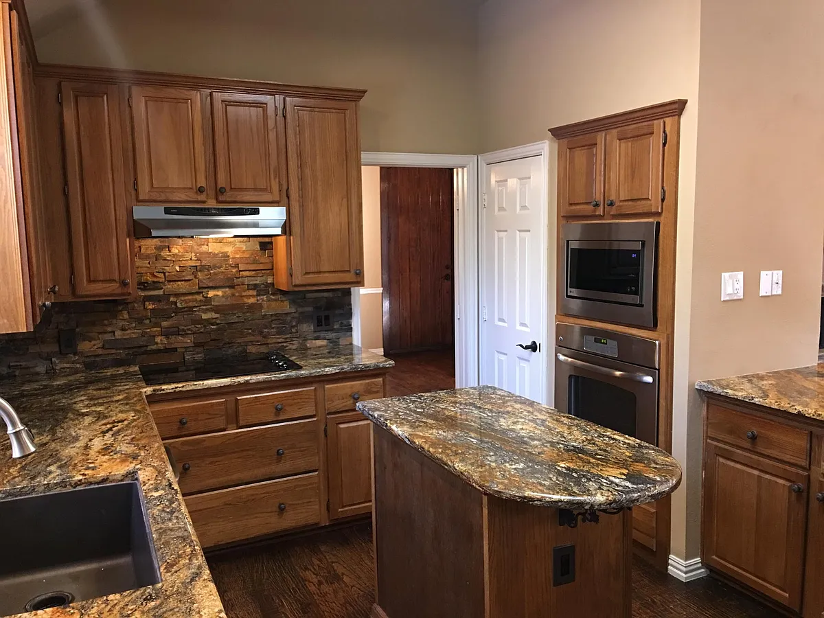 Kitchen - 1003 Ashland Ct