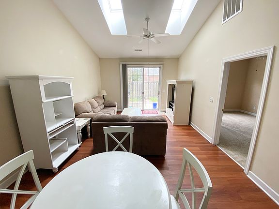3rd image of 5006 Carleton Dr Unit 157