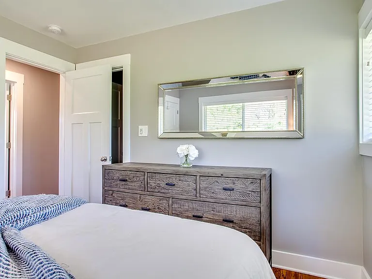 1518 Cliffside Ln — Photo 17