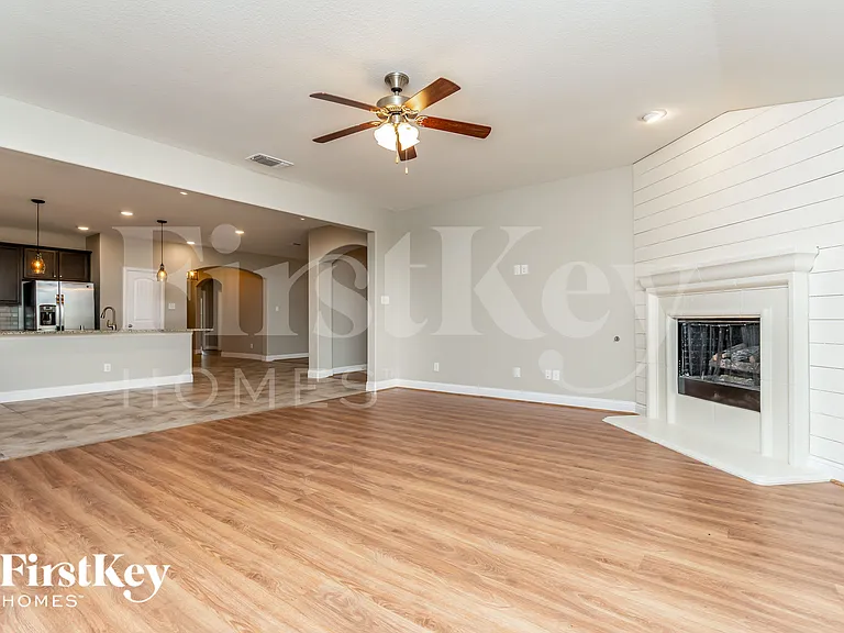 605 England St — Photo 4