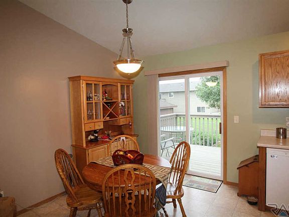 5th image of 6001 S Cain Ave