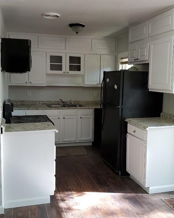 2nd image of 7190 Sir Galahad Way