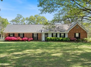 444 Shaker Dr, Senatobia, MS 38668
